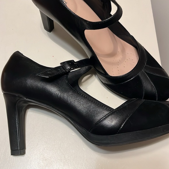 Clark’s Amber Light Mary Jane - Picture 2 of 5